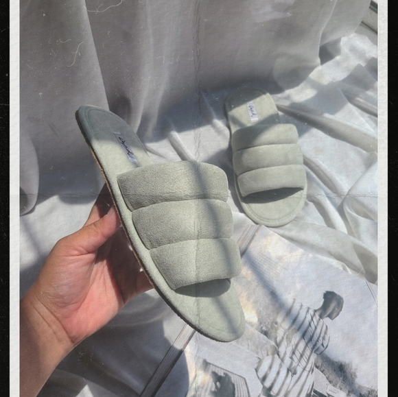 🆕️Spring has Sprung// Sage slippers - Picture 4 of 8